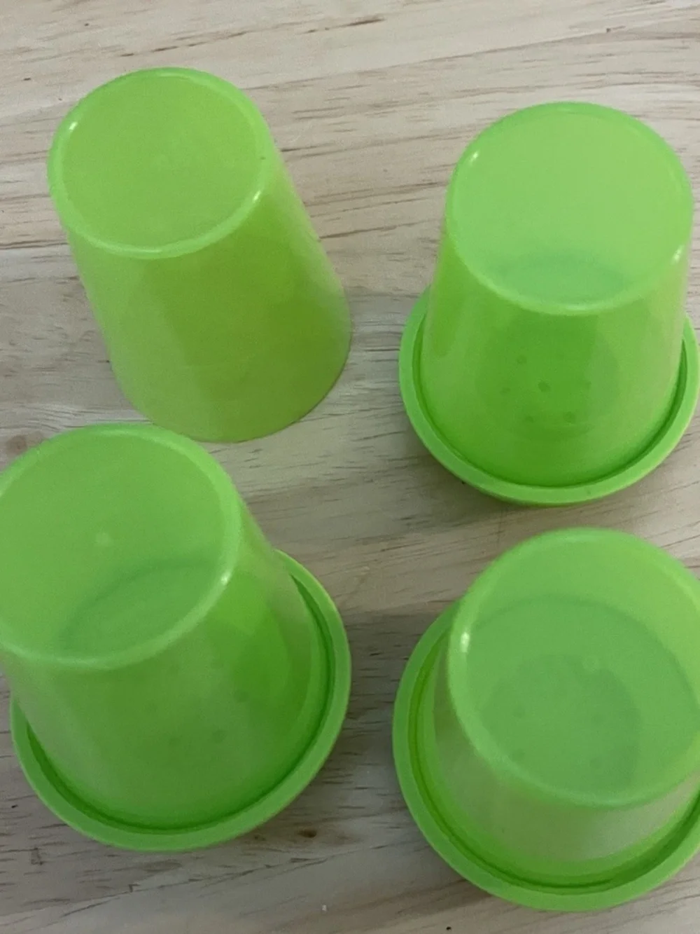 TUPPERWARE SALT AND PEPPER SHAKER SET Of 3 Small Midget Mini Travel Green NEW - Picture 5 of 5